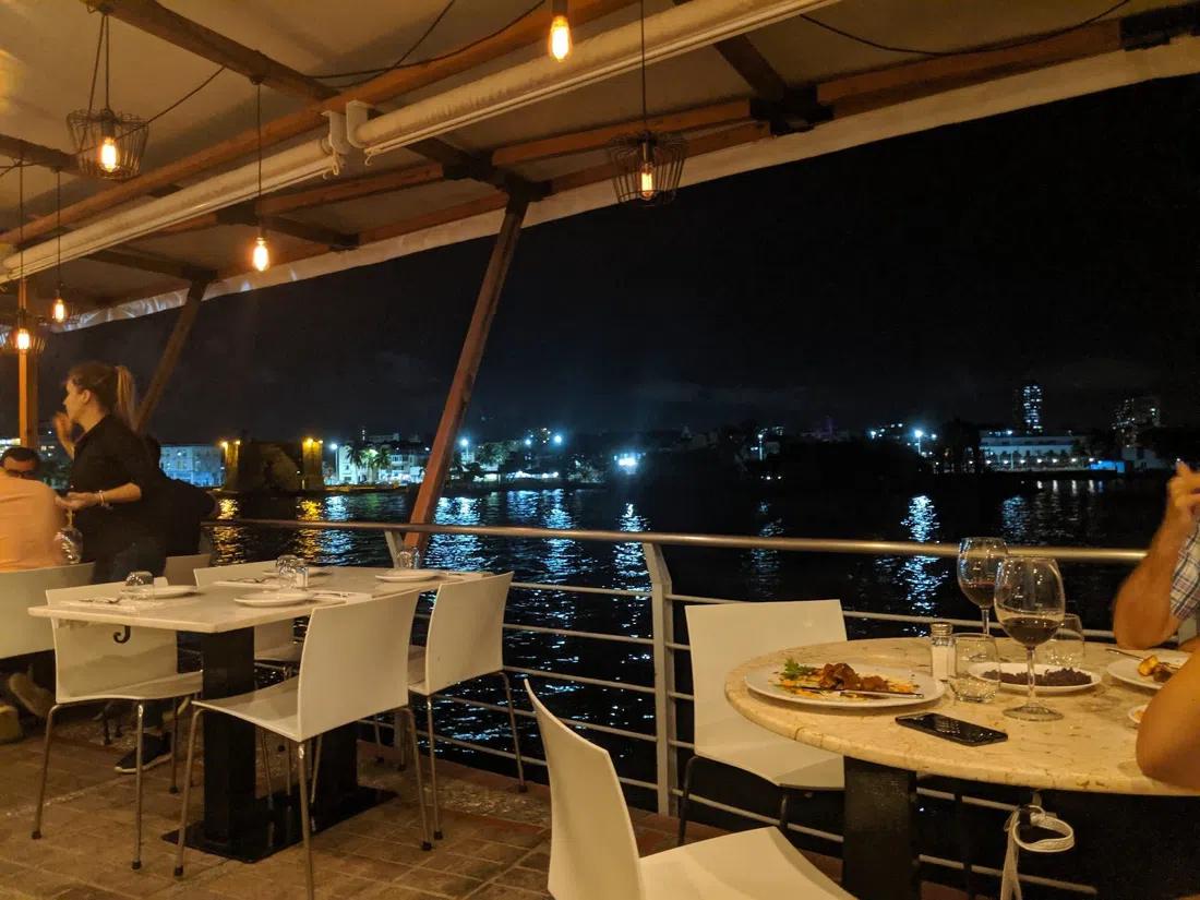 Río Mar Restaurant-Bar-Grill, Havana