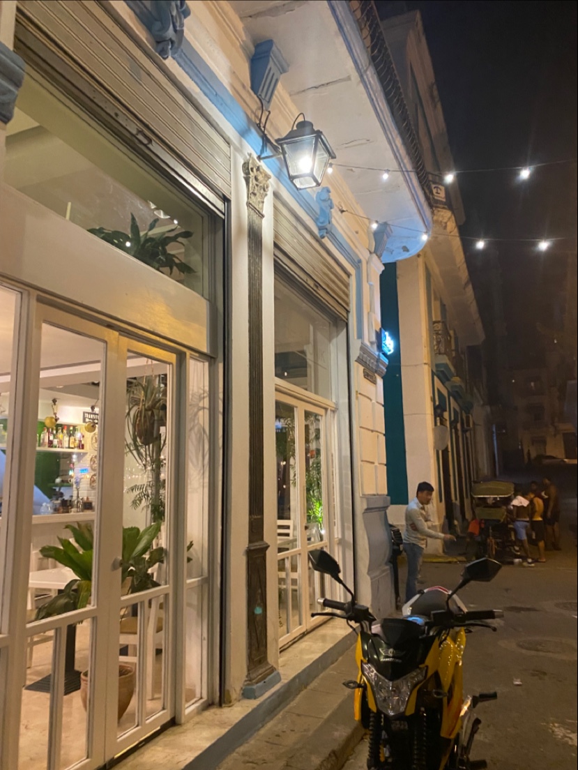 Lo de Monik, Havana