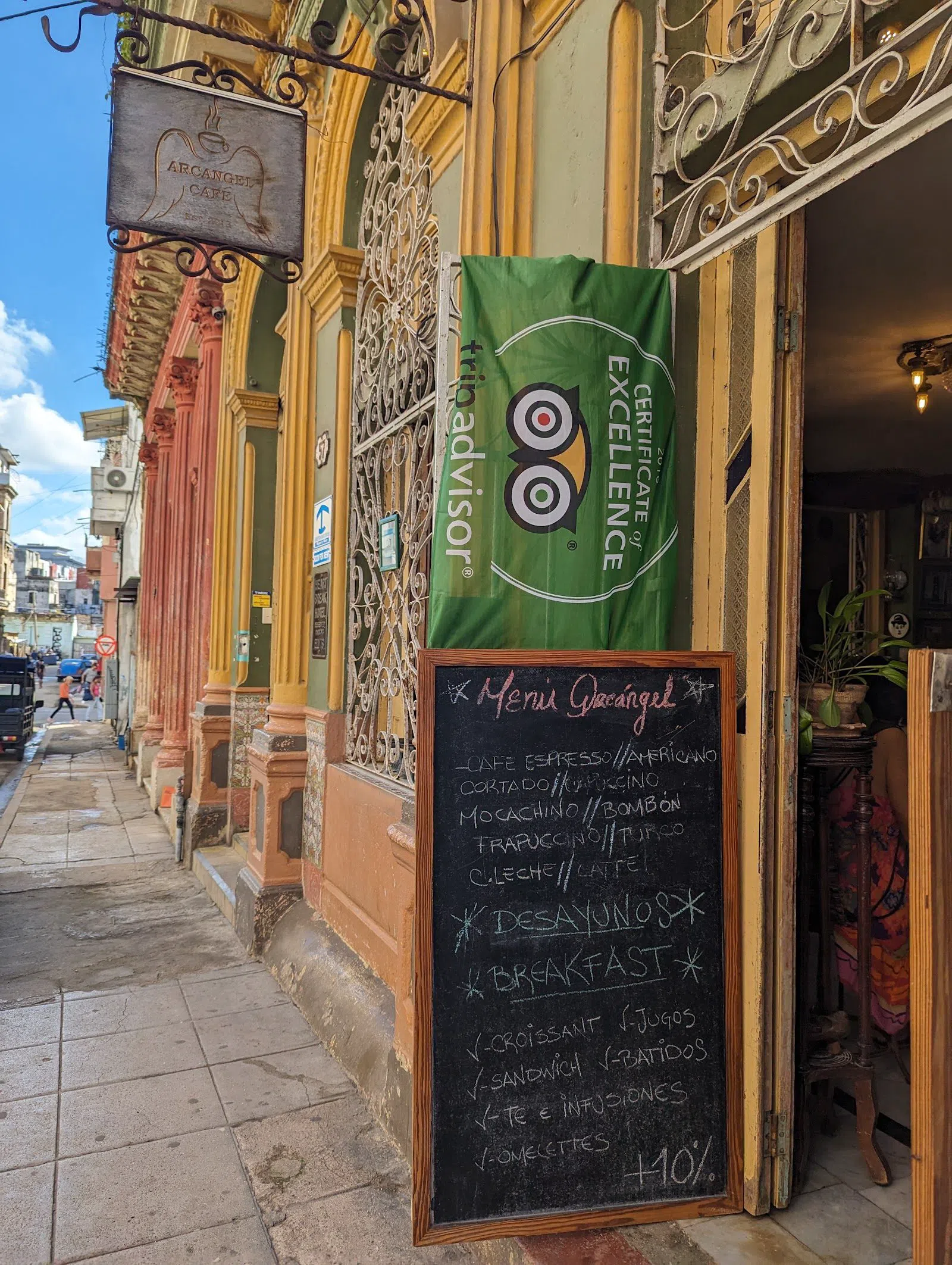 Café Arcángel, L'Avana